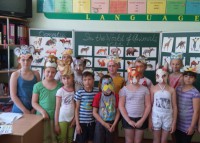 /album/english-teacher-page/a2015609110417-jpg/